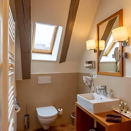 A L'oriel Hotel